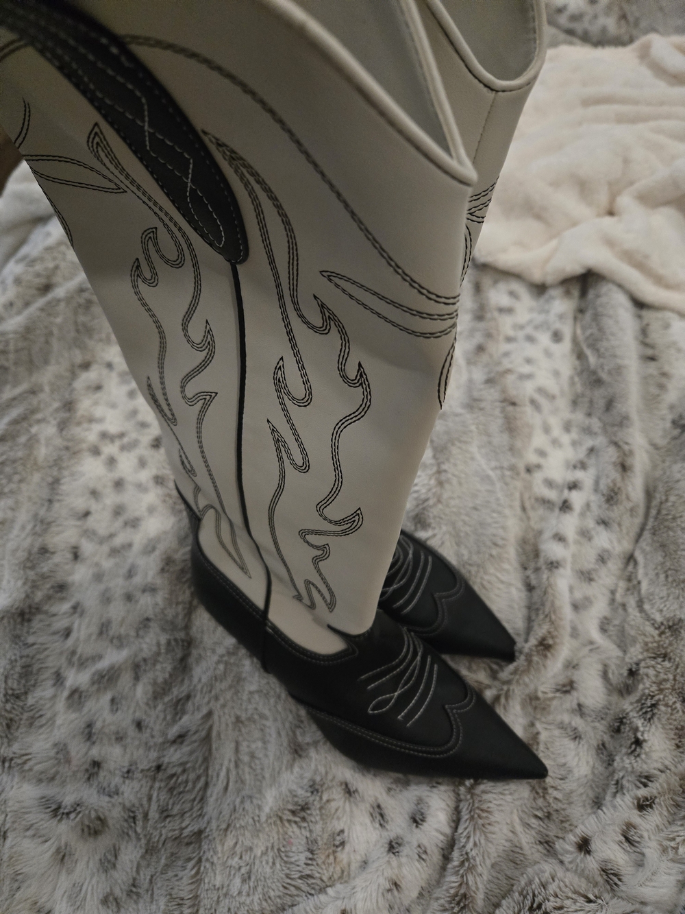I.N..C Size 77M Hhayleigh Western Heeled Boots